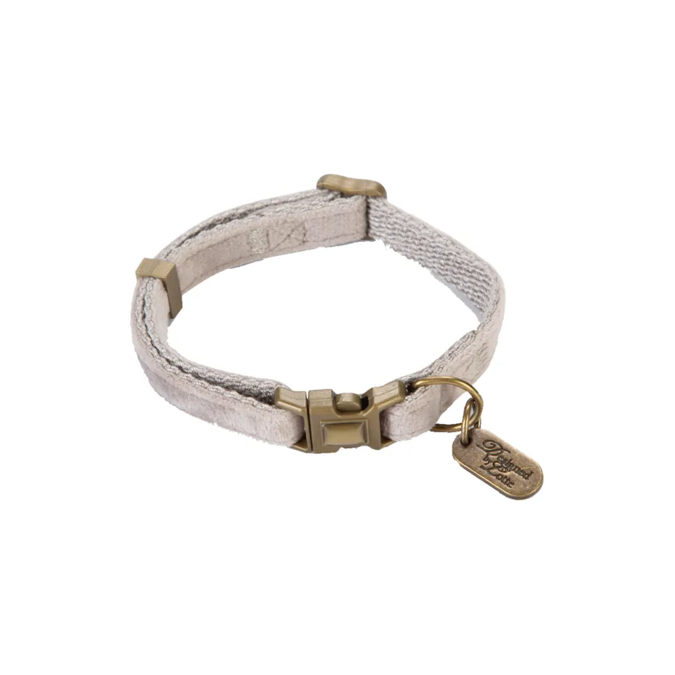 Designed by Lotte Kattenhalsband Velura